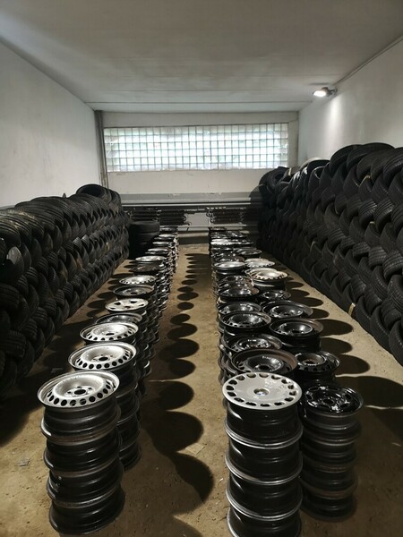 Photo 9 - Michelin R15C summer tyres minivans