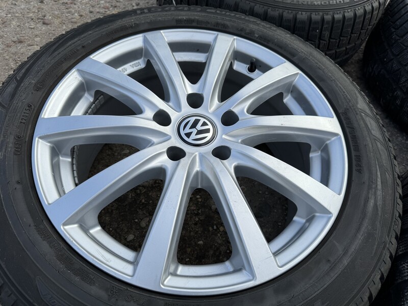 Photo 2 - Volkswagen Siunciam, 8J ET30 Transporter light alloy R18 rims