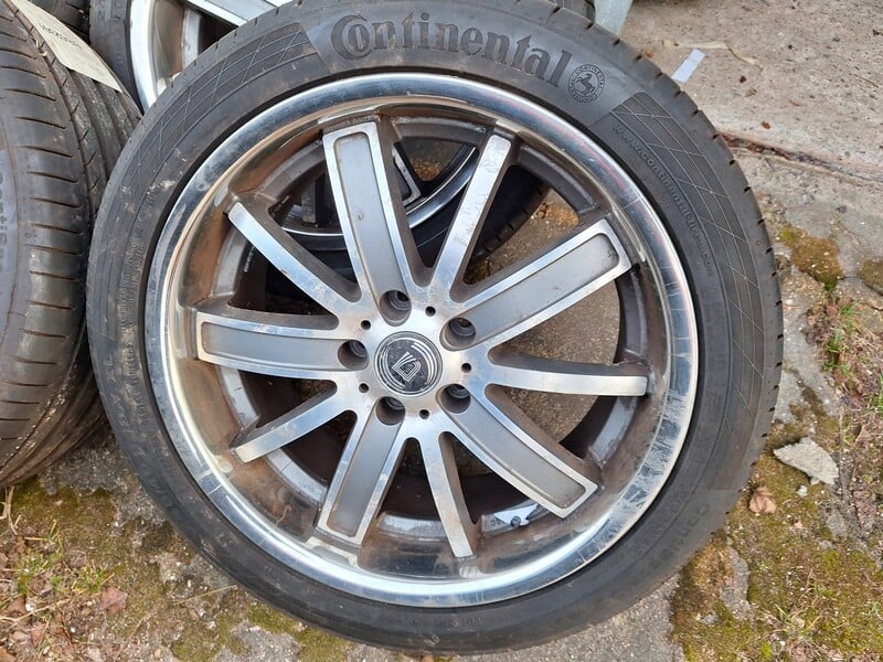 Photo 2 - Light alloy R18 rims