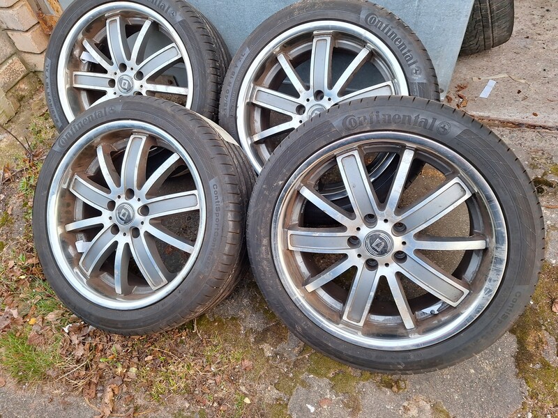 Photo 1 - Light alloy R18 rims