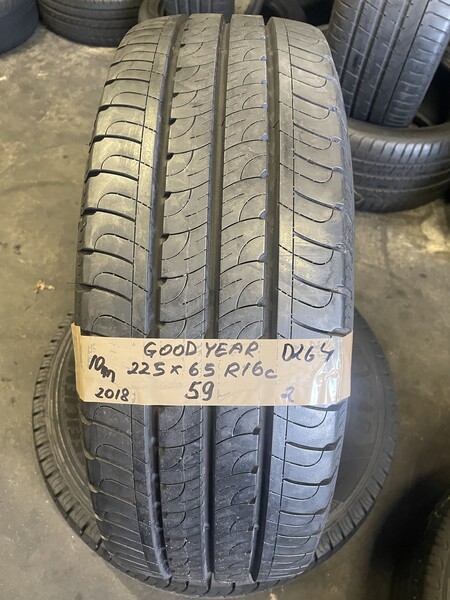 Photo 1 - Goodyear R16C summer tyres minivans
