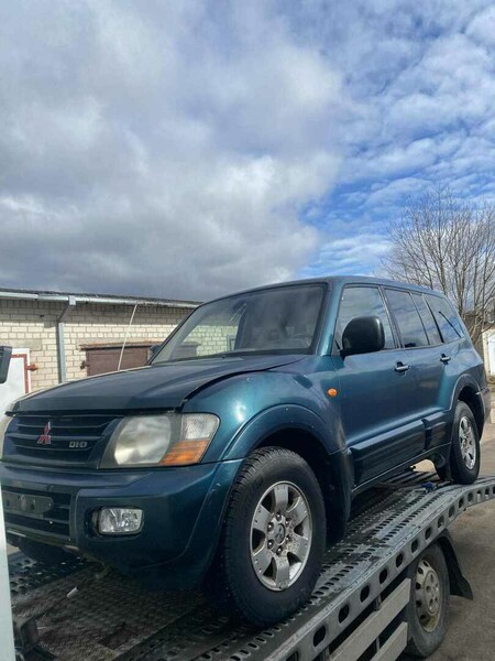 Mitsubishi Pajero 2000 y parts