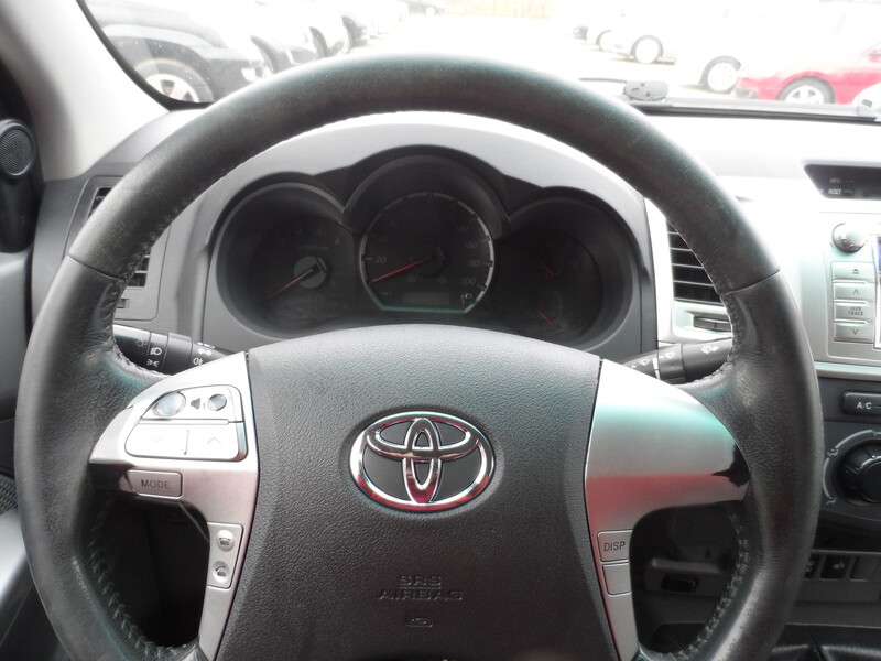 Фотография 19 - Toyota Hilux 2013 г Пикап