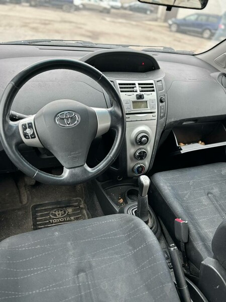 Фотография 6 - Toyota Yaris 2007 г запчясти