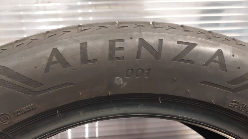 Фотография 5 - Bridgestone Alenza 001 R20 летние шины для автомобилей
