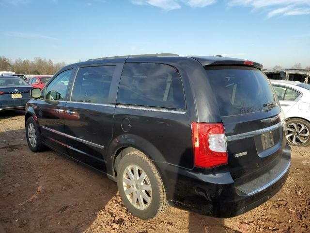 Photo 2 - Chrysler Town & Country 2011 y parts