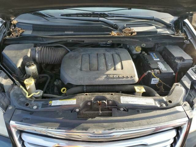 Photo 11 - Chrysler Town & Country 2011 y parts
