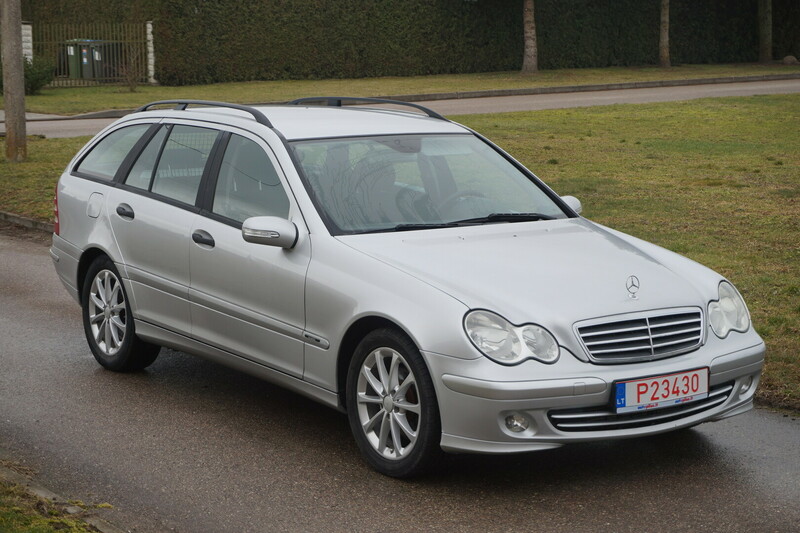 Mercedes-Benz C 200 W203 2005 y