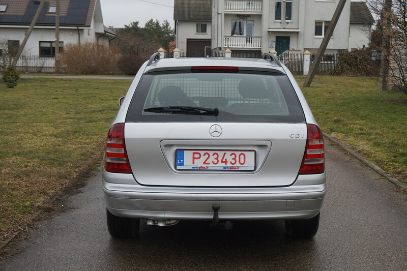 Photo 8 - Mercedes-Benz C 200 W203 2005 y