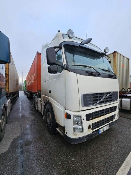 Photo 4 - Volvo 480 2008 y Semi-trailer truck