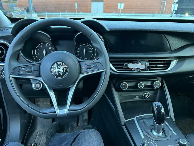 Photo 5 - Alfa Romeo Stelvio 2018 y SUV