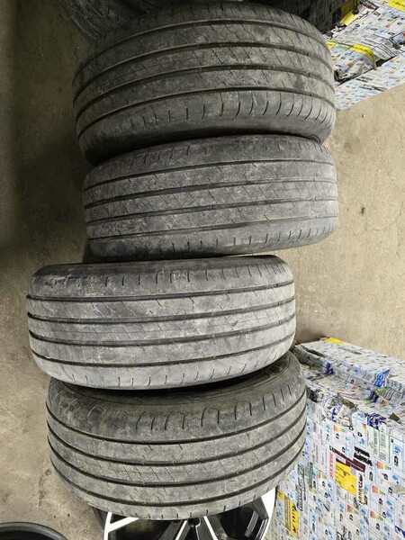 Goodyear efficientgrip 2 suv R17 summer tyres passanger car