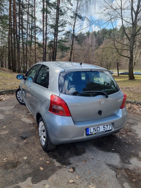 Photo 3 - Toyota Yaris 2006 y Coupe