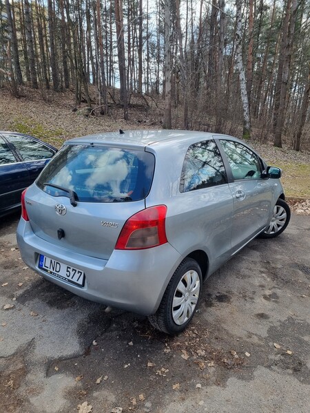 Photo 4 - Toyota Yaris 2006 y Coupe