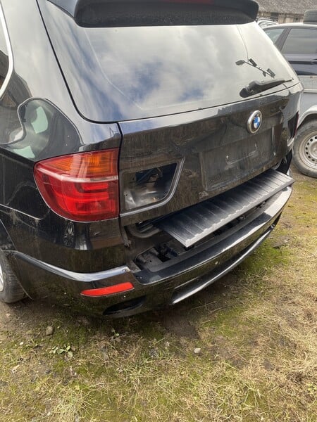 Photo 2 - Bmw X5 2012 y parts