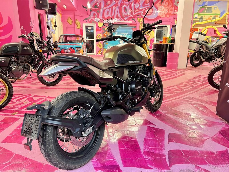 Nuotrauka 2 - Moto Morini Seiemmezzo SCR 2024 m Klasikinis / Streetbike motociklas