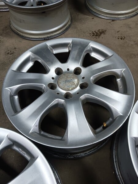 Photo 2 - Stilauto light alloy R16 rims