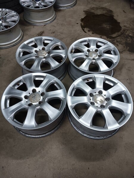 Photo 7 - Stilauto light alloy R16 rims