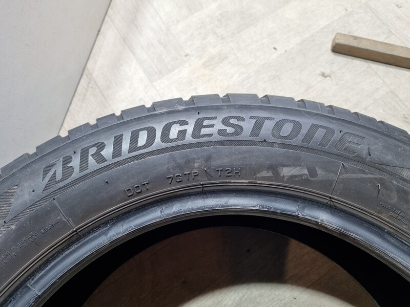 Nuotrauka 9 - Bridgestone 5mm, 2018m R17 universalios padangos lengviesiems