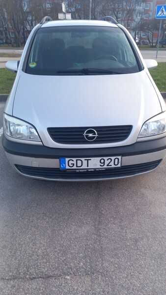 Photo 1 - Opel Zafira 2000 y Van