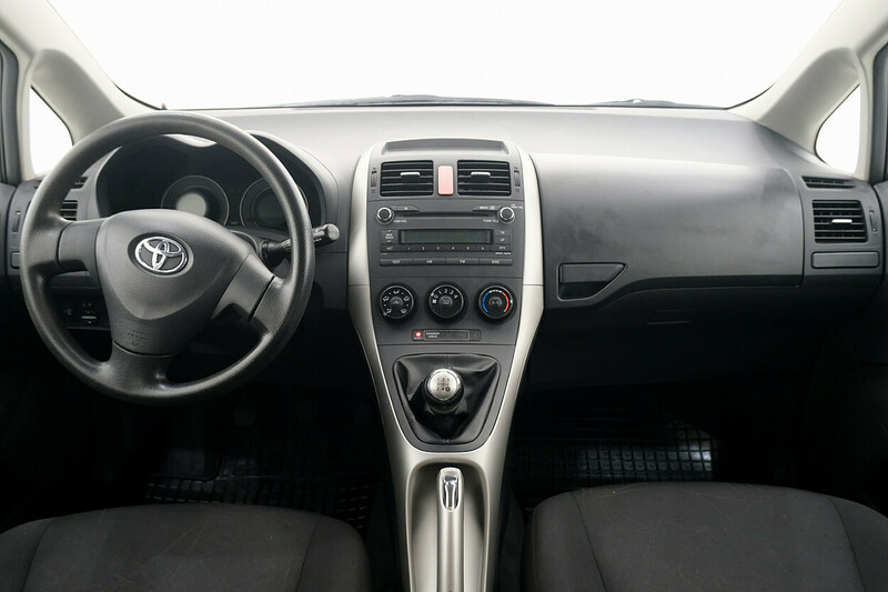Photo 5 - Toyota Auris 2008 y Hatchback