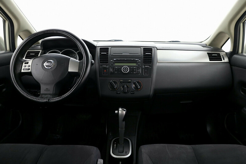 Фотография 5 - Nissan Tiida 2008 г Хэтчбек