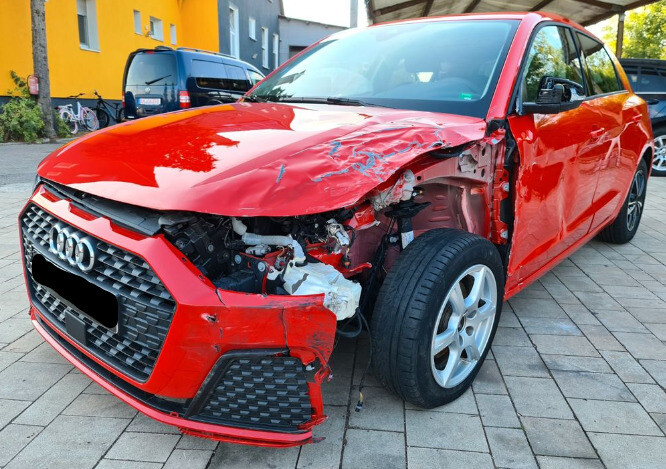 Photo 3 - Audi A1 2023 y parts