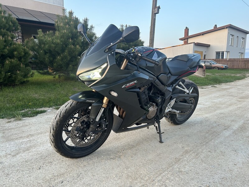 Honda CBR650R 2019 y Sport / Superbike motorcycle