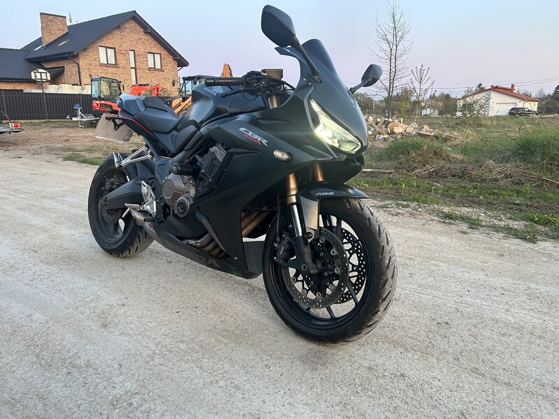Photo 2 - Honda CBR650R 2019 y Sport / Superbike motorcycle