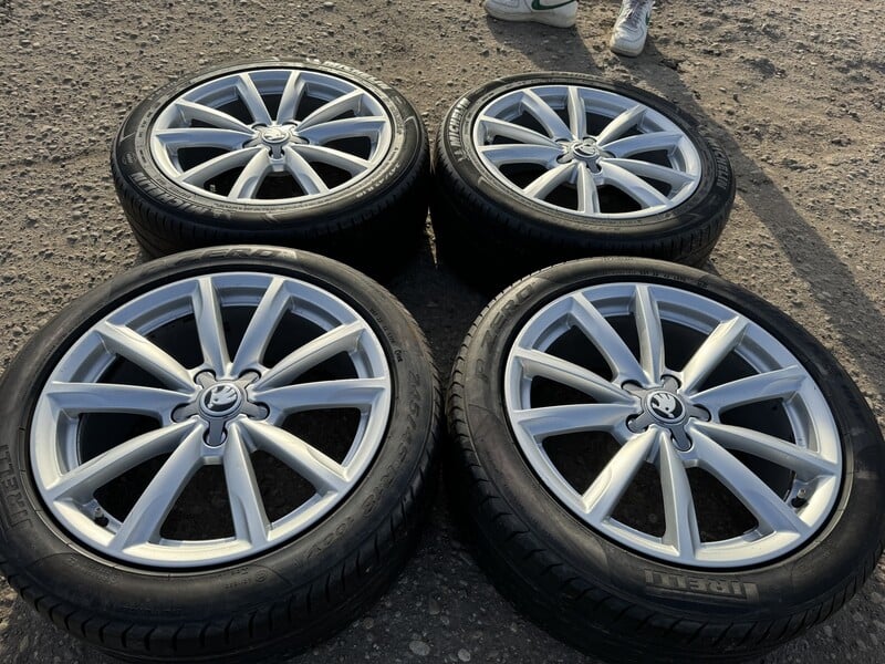 Skoda R18 light alloy rims