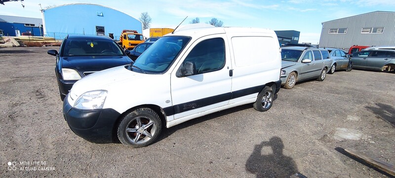 Photo 2 - Citroen Berlingo 2003 y parts