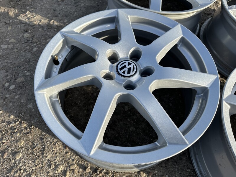 Nuotrauka 3 - Volkswagen R17 lengvojo lydinio ratlankiai