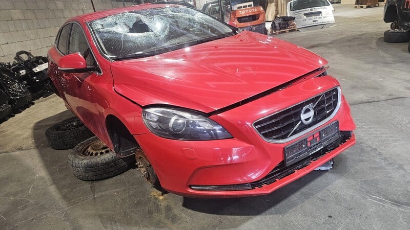 Photo 2 - Volvo V40 2013 y parts