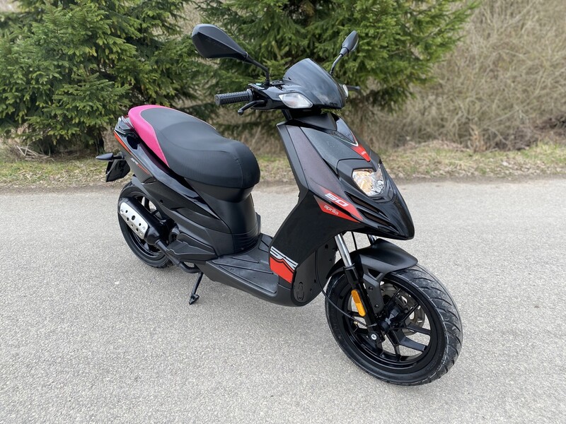 Aprilia SR 2018 y Scooter / moped
