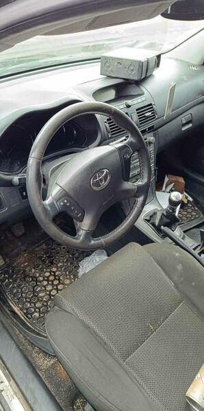 Photo 10 - Toyota Avensis II 2006 y parts