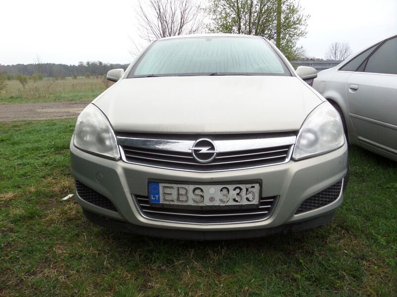Opel Astra 2008 m dalys