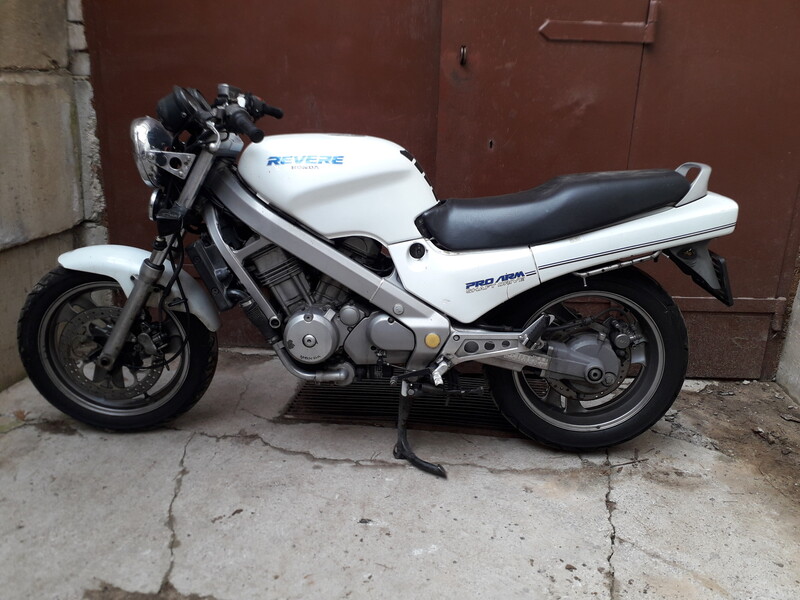Honda NTV 1989 y Classical / Streetbike motorcycle