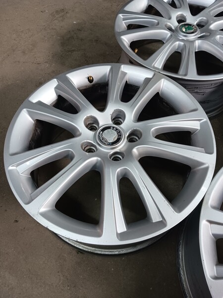 Skoda light alloy R17 rims