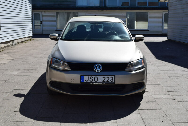 Фотография 2 - Volkswagen Jetta 2014 г Седан