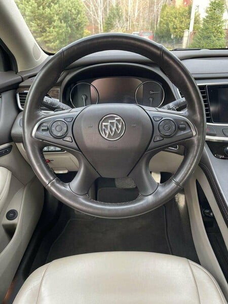 Photo 8 - Buick Lacrosse 2017 y Sedan