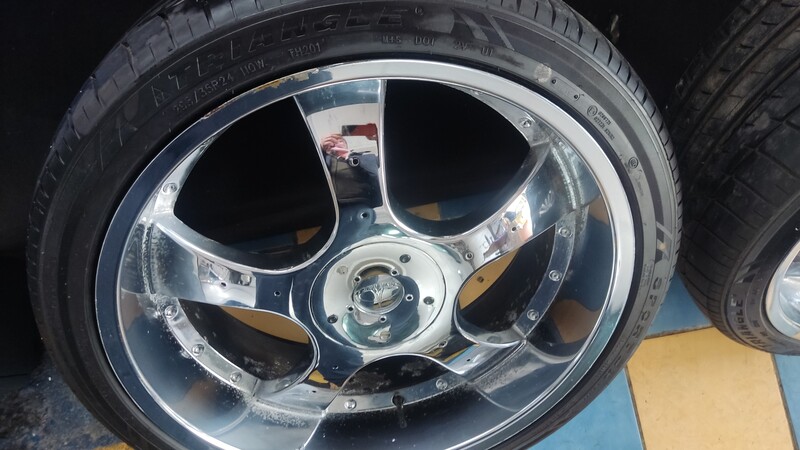 Photo 5 - Light alloy R24 rims