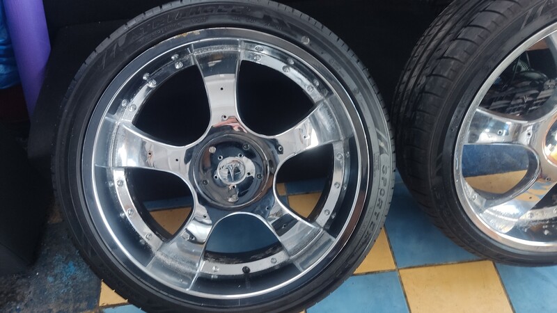 Photo 6 - Light alloy R24 rims