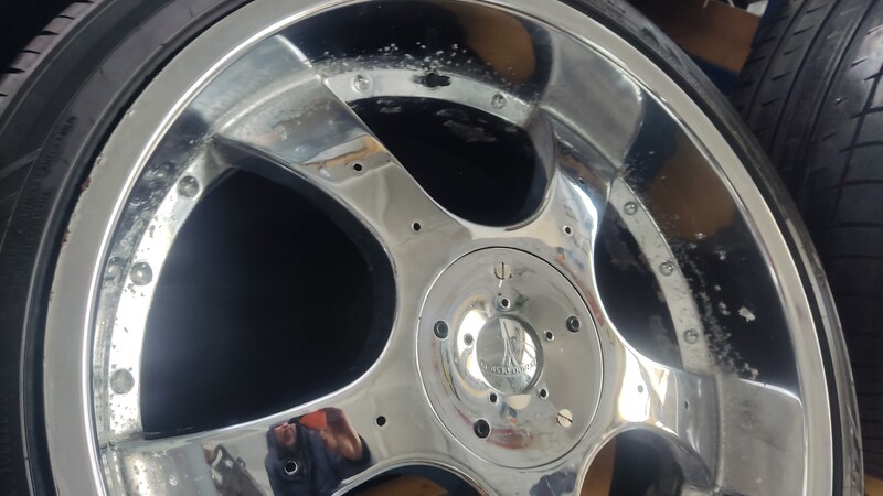 Photo 18 - Light alloy R24 rims