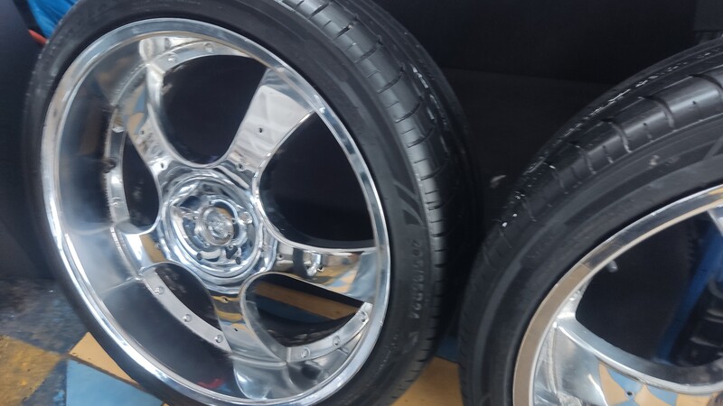 Photo 22 - Light alloy R24 rims