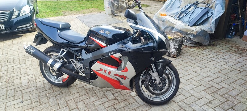 Kawasaki ZX 1999 y Sport / Superbike motorcycle