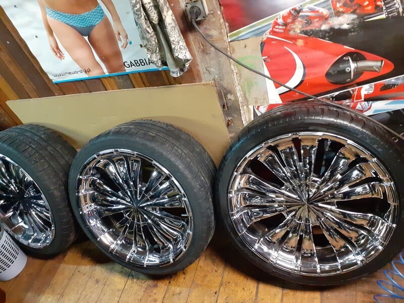 Photo 2 - 300C light alloy R22 rims