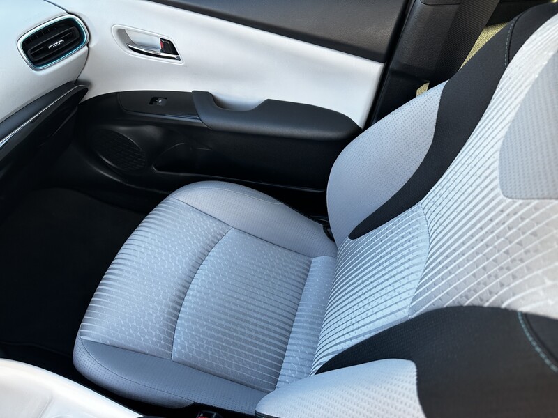 Nuotrauka 11 - Toyota Prius 2019 m Sedanas