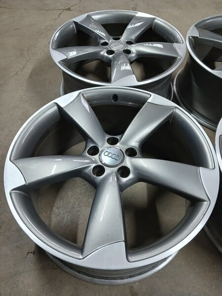 Photo 6 - Audi light alloy R20 rims