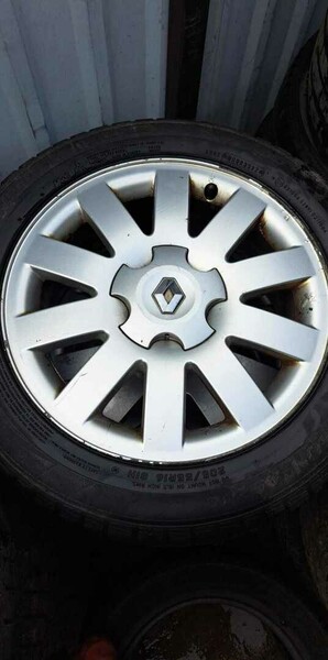 Photo 1 - Renault R16 light alloy rims