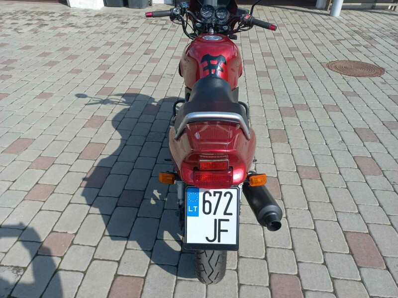 Photo 4 - Honda CB 2001 y Classical / Streetbike motorcycle
